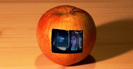 „Świeżo upieczony jabłecznik” - czym odtwarzać filmy z napisami na Maku