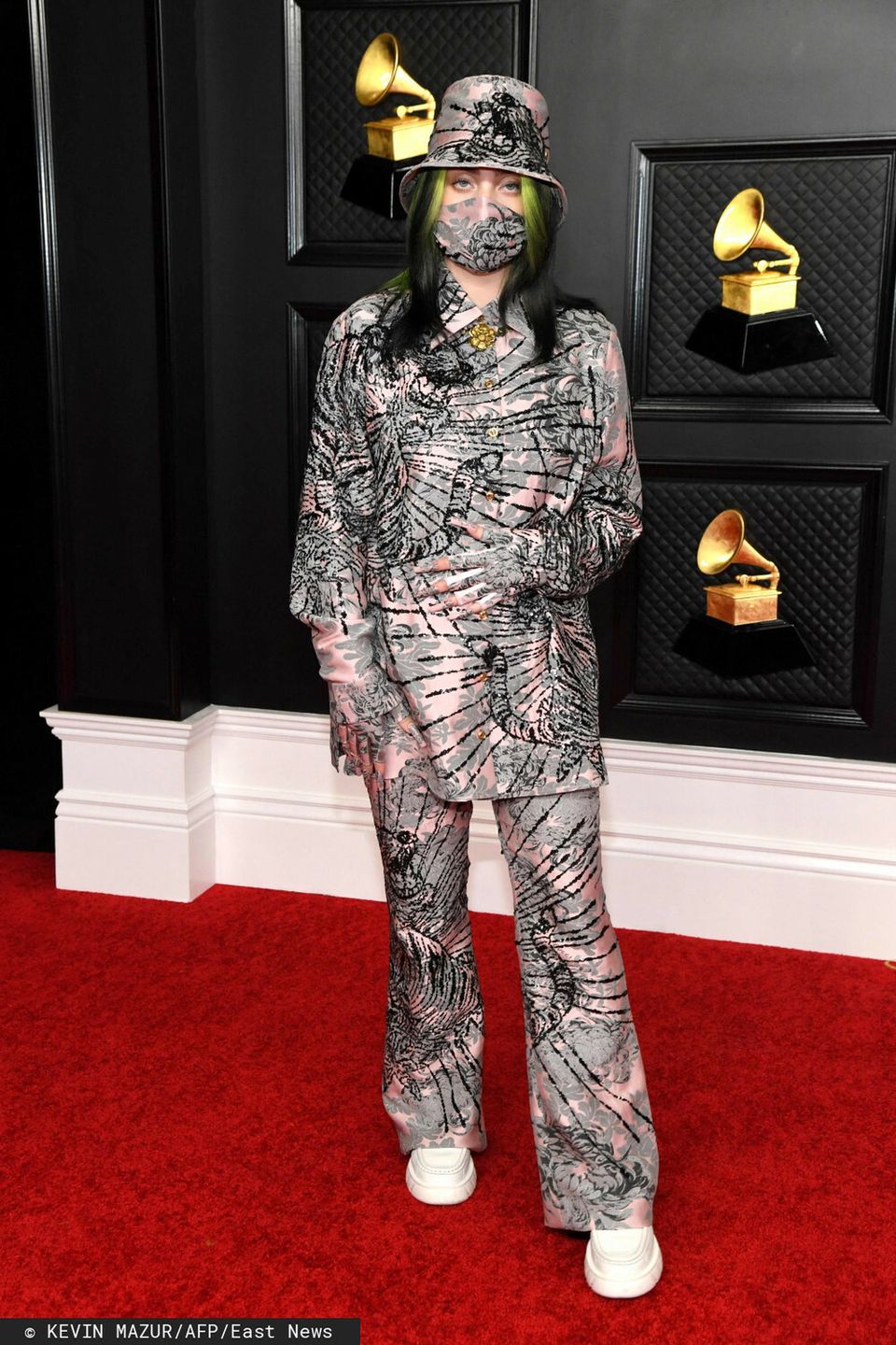Billie Eilish – Grammy 2021, kreacja: Gucci