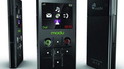 Najmniejszy telefon świata trafia do sklepów w UK 1