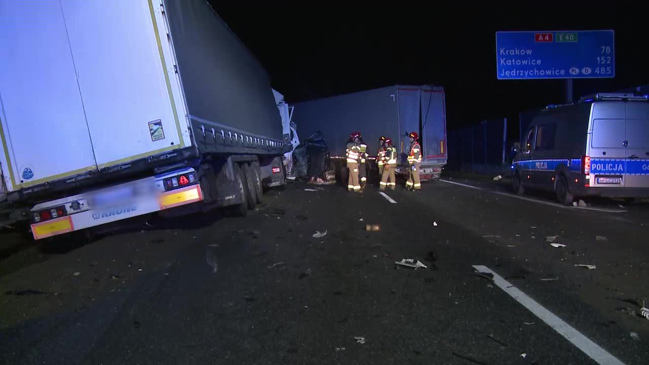 Karambol na autostradzie A4 pod Tarnowem. Zderzyły się 4 samochody ciężarowe i jedna osobówka