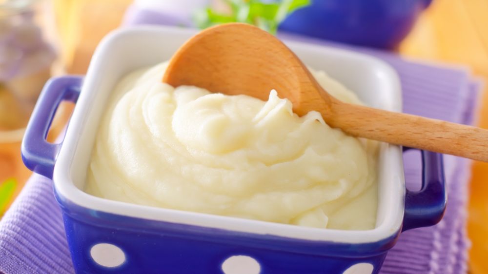 Tłuczone ziemniaki z dodatkiem mleka pełnotłustego i margaryny