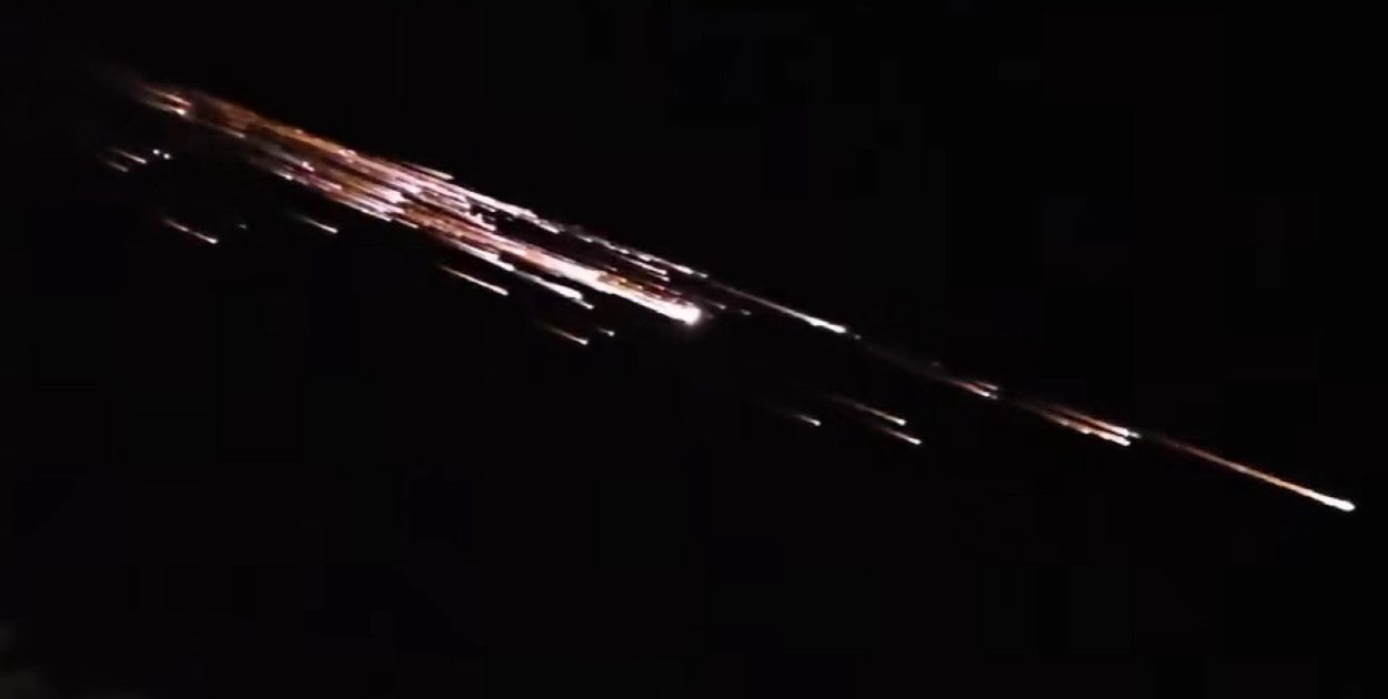 Tajemnicze światła nad Polską! Co przeleciało nad naszym niebem?