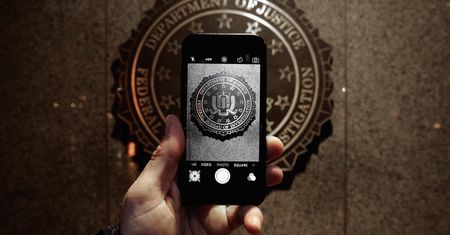 Android dla kryminalistów, czyli jak FBI zrobiło w konia członków organizacji przestępczych