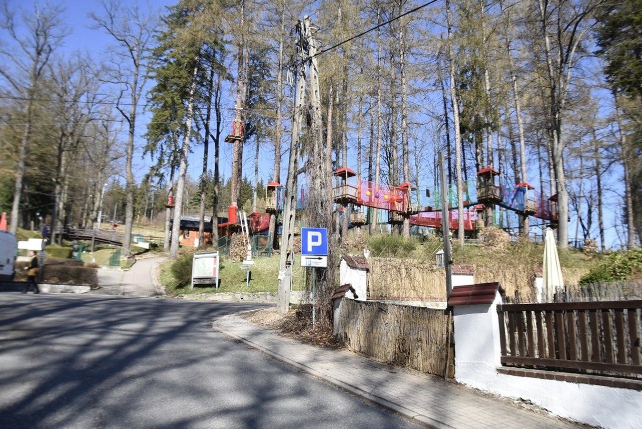 W czasie wakacji warto odwiedzić Park Aktywności &#34;Czarodziejska Góra&#34; w Jedlinie-Zdroju