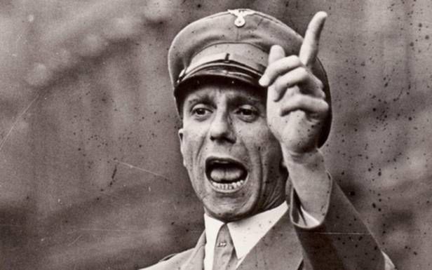 Nazistowskie propagandowe gry planszowe. Bombarduj Anglię i pływaj U-bootem 2
