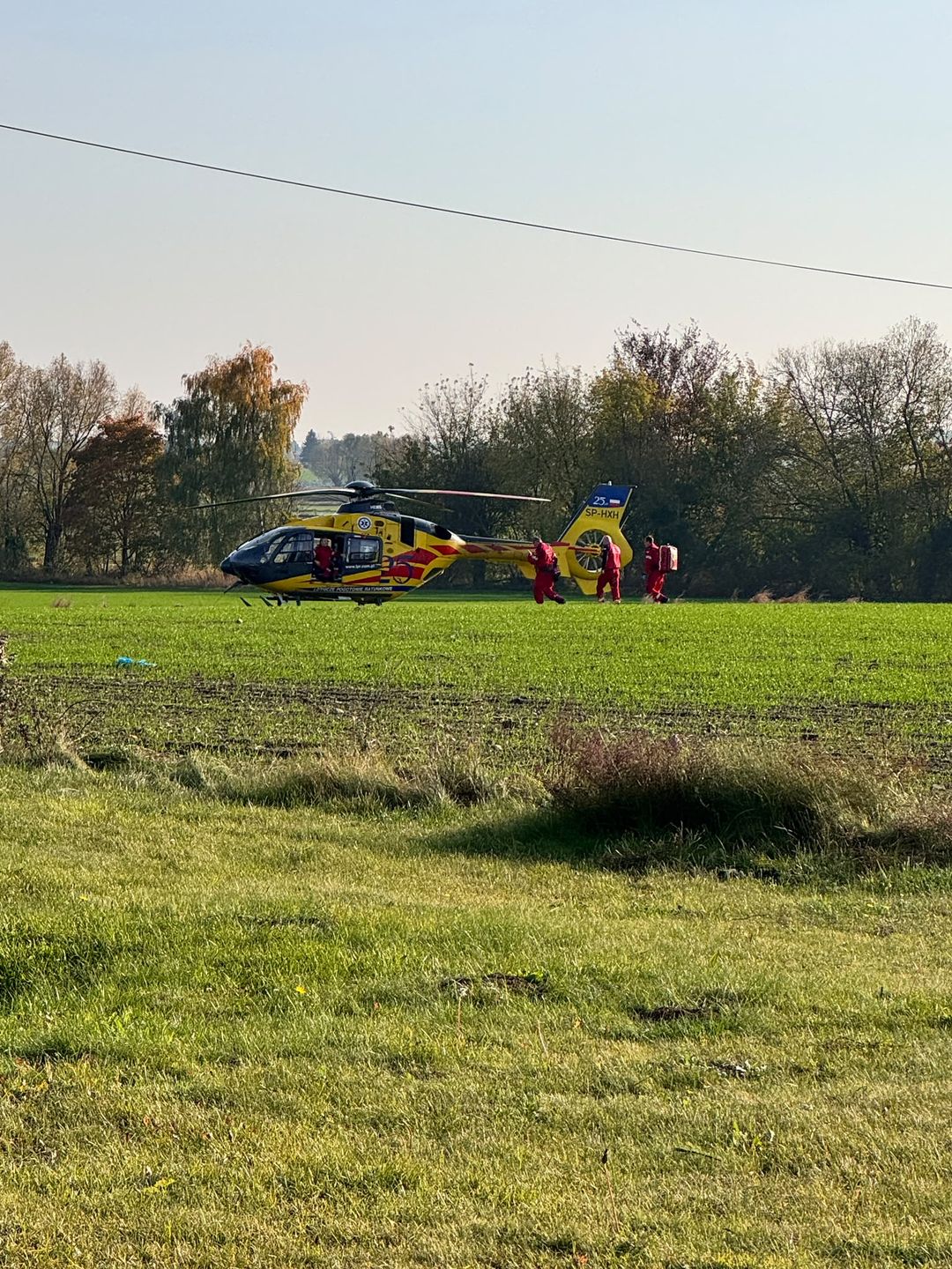 Ciężarówka w rowie na wjeździe do Bielska 