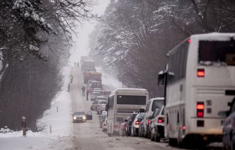 Śląskie: Główna droga zablokowana przez osuwisko