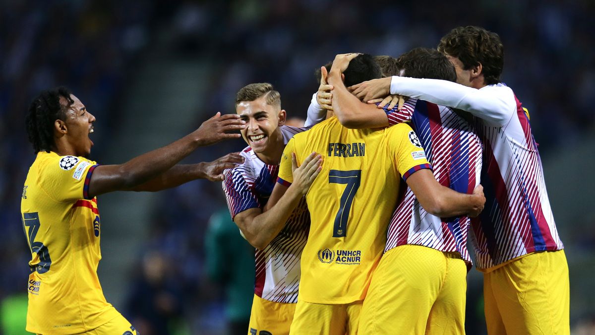 PAP/EPA / Na zdjęciu: radość piłkarzy FC Barcelona