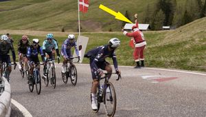 Takiego widoku się nie spodziewali. Kuriozalne obrazki w Giro d'Italia