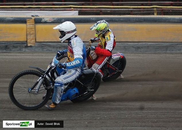 Filip Marach i Damian Michalski w walce na torze