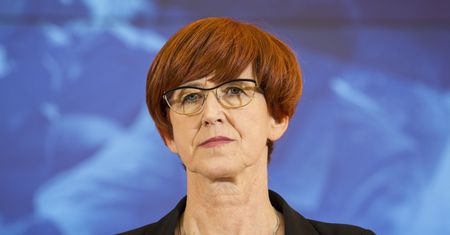 Rafalska w Paryżu o pracownikach delegowanych. "Misja trudna, ale nie niemożliwa"