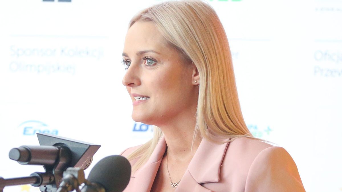 Aida Bella przemawia na oficjalnej uroczystości