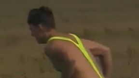 "Borat". Szok, w jakim stroju pojawił się na wyścigu kolarskim