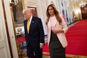 Trump w Pekinie bez Melanii. Spekulacje są coraz większe