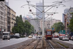 Warszawa. Tramwajarze pracują na pl. Narutowicza. Zmiany rozkładów