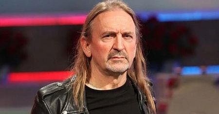 Pierwsza żona go zdradziła. Drugą poznał po 50., gdy ta miała 18 lat