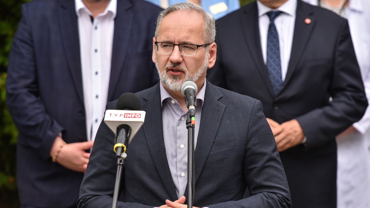 Adam Niedzielski
Lublin, 24.07.2023. Minister zdrowia Adam Niedzielski podczas konferencji prasowej przed oddzia�em dzieci�cym Szpitala Neuropsychiatrycznego im. prof. Mieczys�awa Kaczy�skiego w Lublinie, 24 bm. Konferencja dotyczy�a dodatkowych pieni�dzy na inwestycje w dzieci�ce oddzia�y i szpitale psychiatryczne. (sko) PAP/Wojtek Jargi�o
Wojtek Jargi�o
dzieci�ca, oddzia�, polityk, polityka, psychiatria, psychiatryczny, szpital, zdrowie, briefing, konferencja, prasowa, prasowy