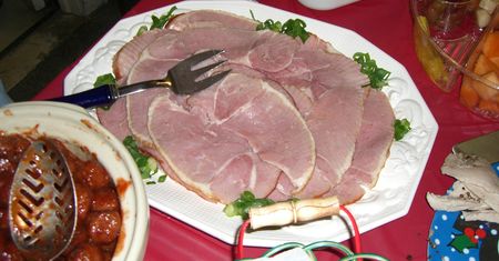 Pieczona peklowana szynka wieprzowa bez kości (ok. 4% tłuszczu) w puszce