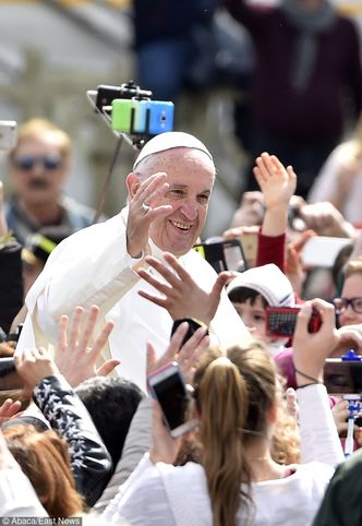 Papież Franciszek: "Kościół musi przeprosić homoseksualistów, których obraził!"