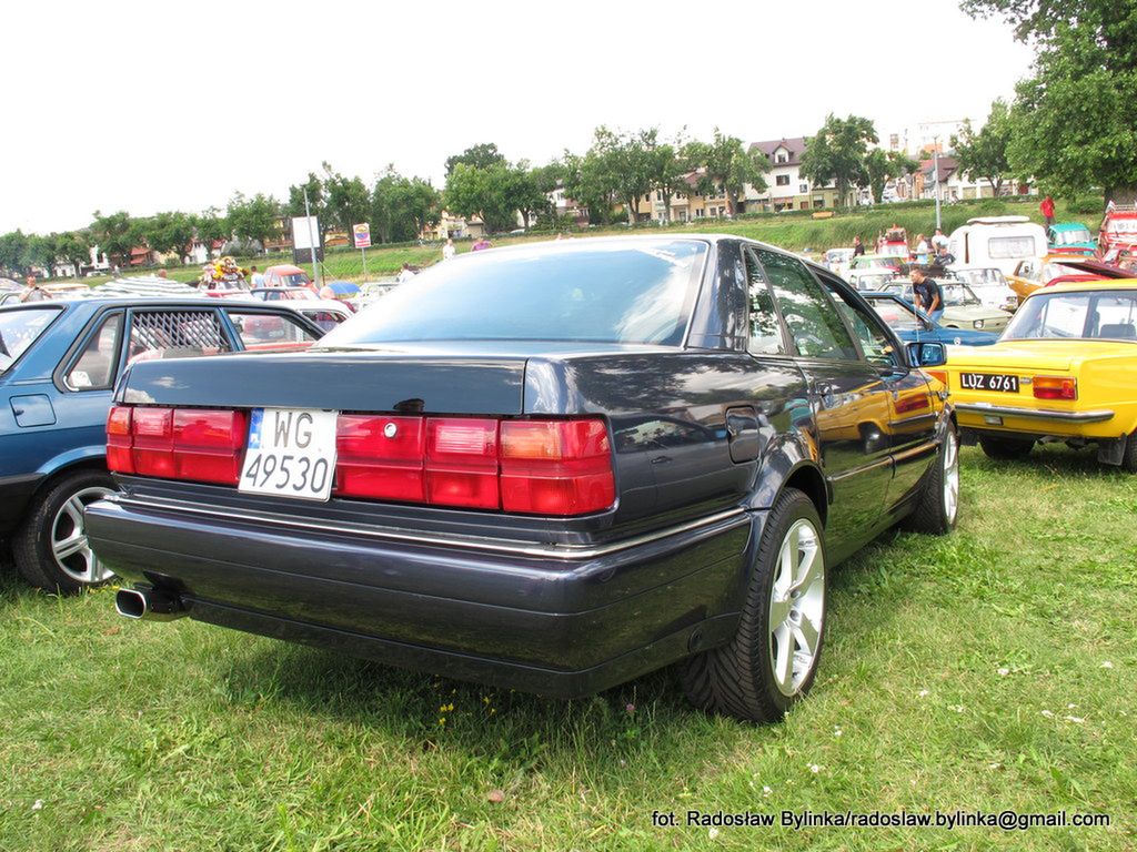 Audi V8