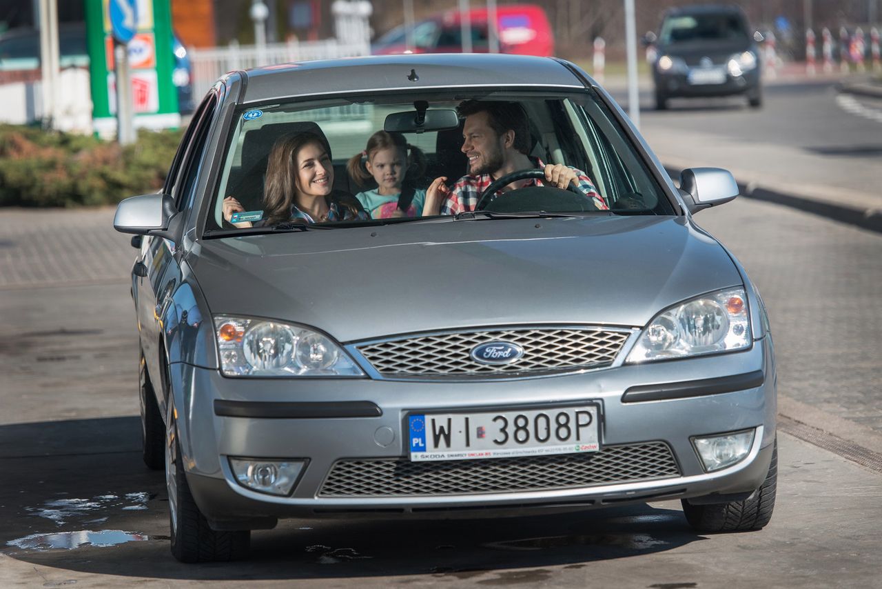 Lepiej dobrze sprawdzić samochód przed podróżą - w końcu od jego kondycji zależy, czy w ogóle dojedziemy