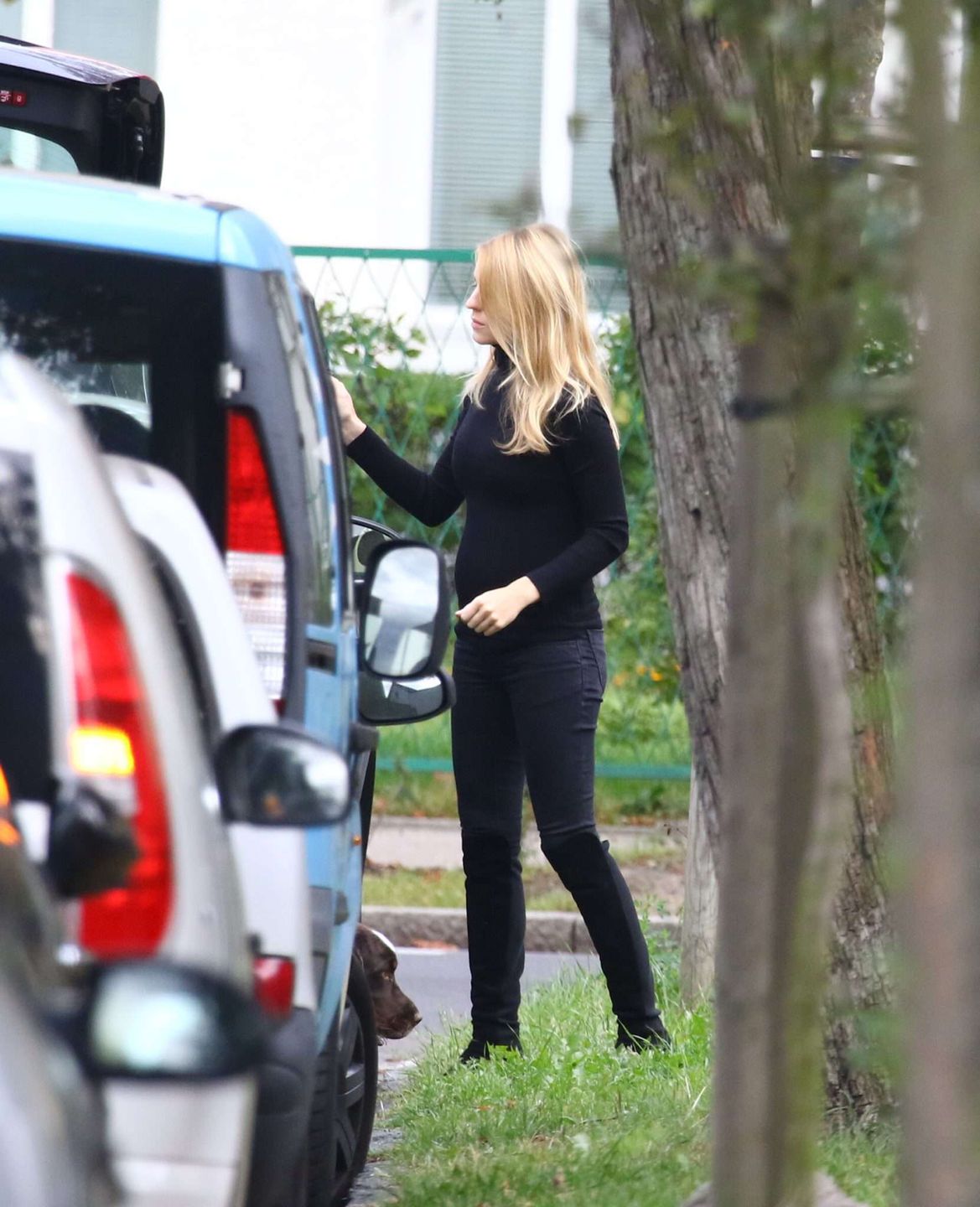 Kasia Tusk z widocznym brzuszkiem na zdjęciach paparazzi