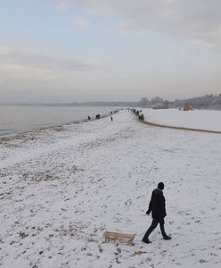 Kołobrzeg. Trwają poszukiwania mężczyzny. Na plaży zostawił ubranie