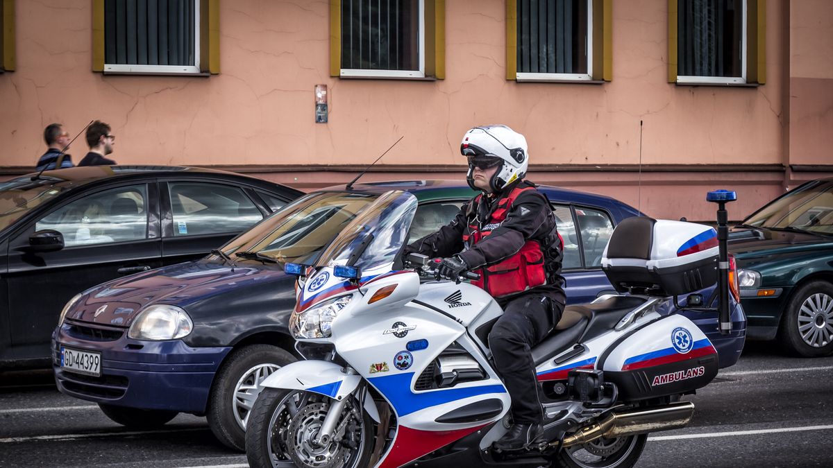 Ratownicy medyczni na motocyklach