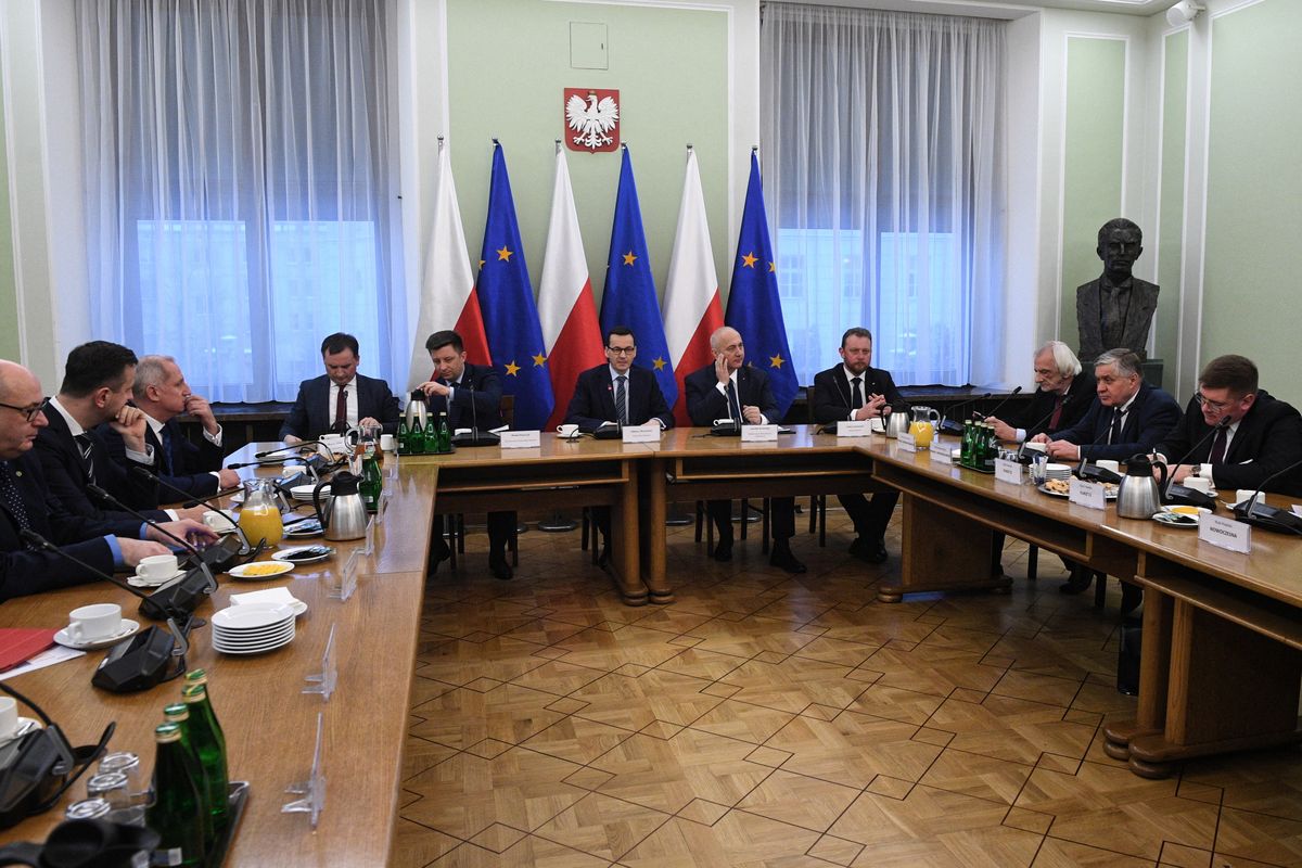 Zakończyło się spotkanie premiera Mateusza Morawieckiego z szefami klubów i kół poselskich
