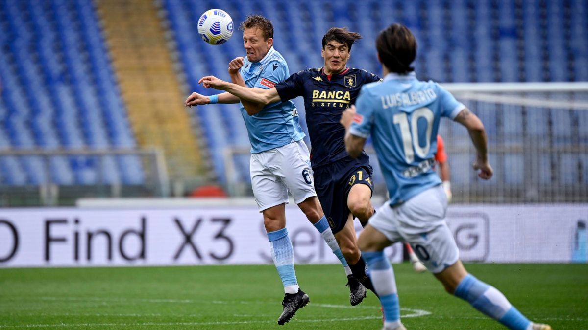 PAP/EPA / RICCARDO ANTIMIANI / Na zdjęciu: mecz Lazio - Genoa CFC