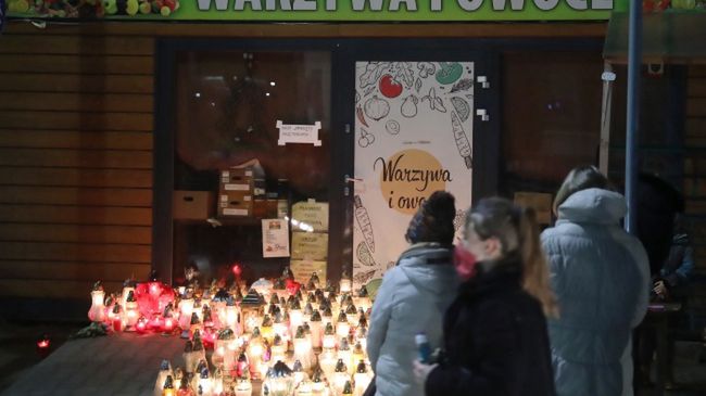 Ząbki. Mieszkańcy gromadzili się pod warzywniakiem