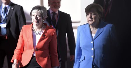 Porażka Theresy May na szczycie UE. Funt traci
