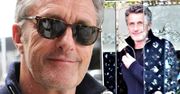 Wyluzowany Paweł Pawlikowski robi miny do paparazzich przed luksusową restauracją