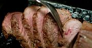 Pieczona polędwiczka wołowa (mięso i tłuszcz)