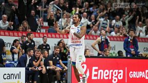 Co on wyprawia! Skromny facet gwiazdą ligi