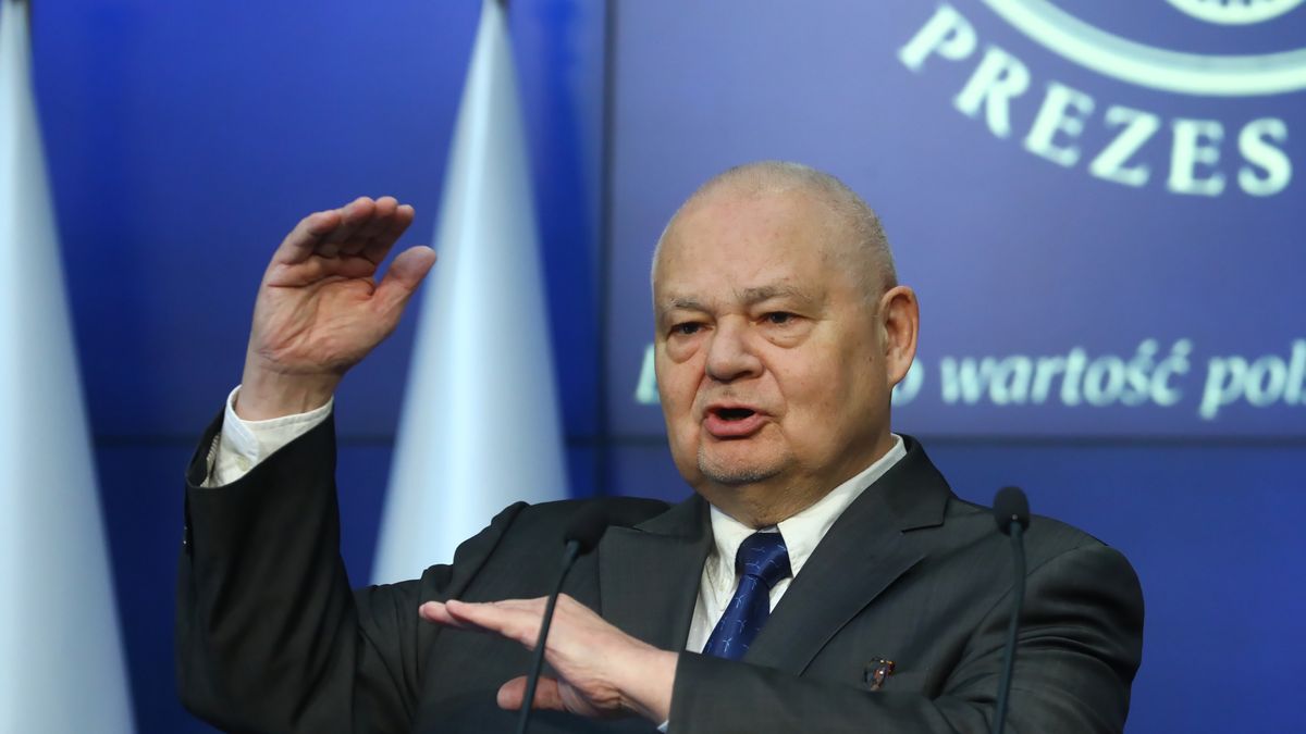 Na zdjęciu prof. Adam Glapiński w trakcie konferencji prasowej