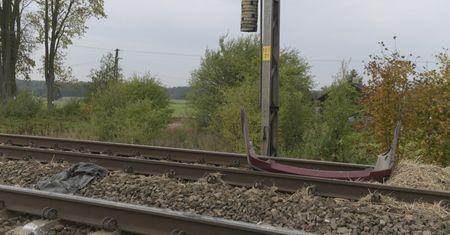 Tragiczny wypadek. Samochód wjechał wprost pod pociąg