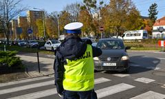 Niecodzienny zakaz przy wrocławskim cmentarzu. Kierowcy muszą uważać