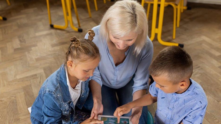 "Moc działania razem" to hasło przewodnie programów edukacyjnych Orange.