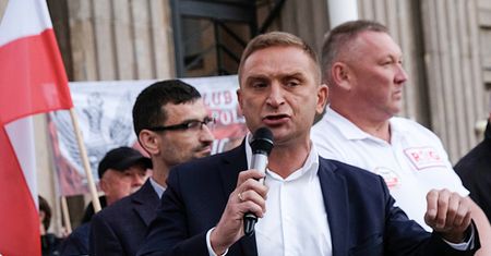 Sąd uchylił zakaz dla Bąkiewicza. Może wrócić na granicę