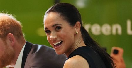 Chcecie cyknąć sobie fotkę z Meghan Markle? Trzeba za to SŁONO zapłacić. W programie joga, leczenie dźwiękiem i sesja manifestacji...