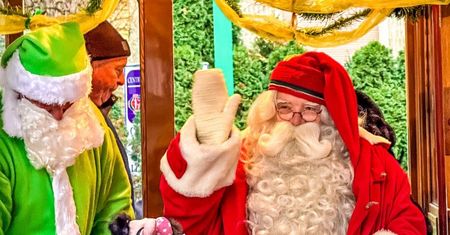Święty Mikołaj zwiedził Poznań i spotkał się z mieszkańcami