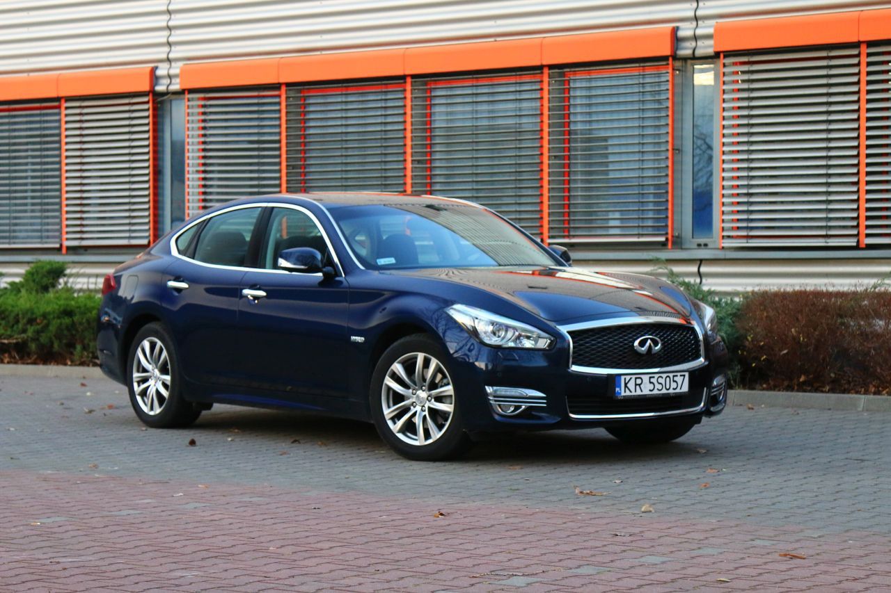 Infiniti Q70 Hybrid