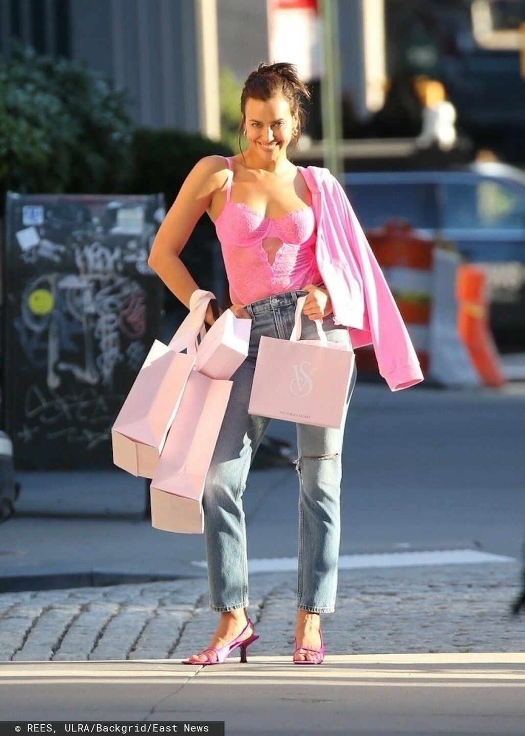 Irina Shayk w różowych stylizacjach