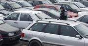 Zaliczki pobierali, samochodów nie dostarczali