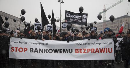 Demonstracja "Stop Bankowemu Bezprawiu." "Mówimy rządzącym, by zakończyli bankowe oszustwa i przekręty"