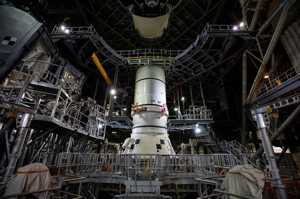 NASA rozpoczęła montaż ciężkiej rakiety nośnej SLS. Ważny krok dla misji Artemis