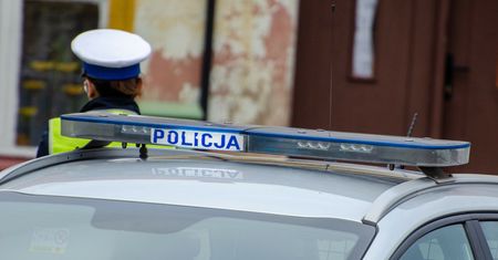Skandal w policji. Brat 17-latki przerywa milczenie