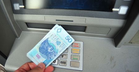 W weekend przerwy w działaniu banków. Zobacz, w których