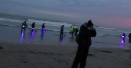 Była już noc. Pojawili się na plaży w Gdańsku